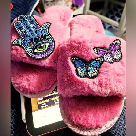 Novelty Slippers - Picture 1 of 1